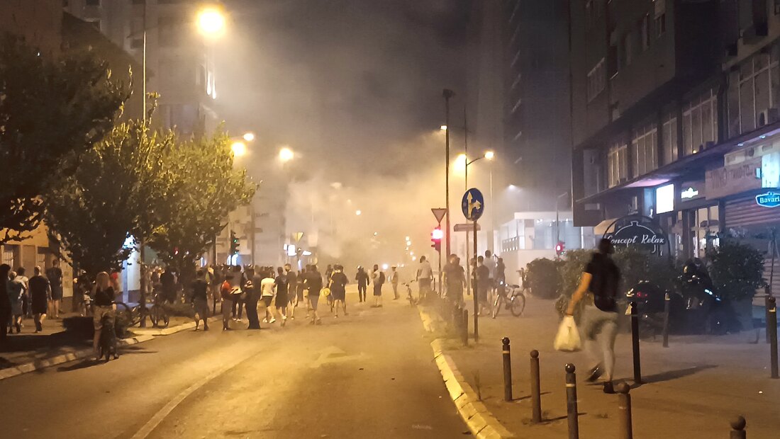Incidenti u Novom Sadu i Novom Beogradu - protesti građana i okupljanja pristalica SNS-a u više gradova