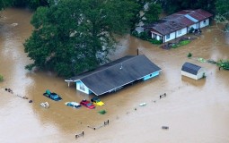 
					Guverner Luizijane: Spasli smo barem 7.000 ljudi od poplava 
					
									
