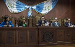 
					Gvatemala traži da se razmatra ukidanje imuniteta predsednika 
					
									