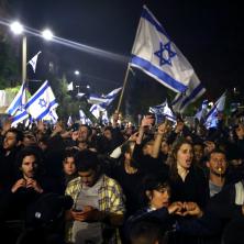 HAOS NA ULICAMA TEL AVIVA: Demonstranti probili kordon kod Netanijahuove kuće, blokiran glavni auto-put u gradu! (VIDEO)