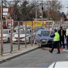 HAOS NA ZRENJANINSKOM PUTU! Vozač BMW probio razdelnu ogradu, još uvek se utvrđuje broj povređenih (FOTO)
