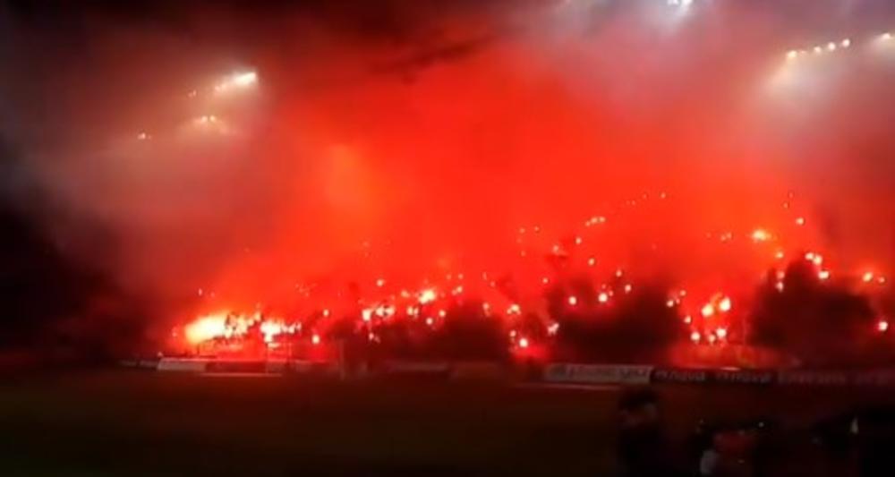HAOS U PIREJU: Navijači Olimpijakosa napali fudbalere PAOK-a i povredili dvojicu! A onda je reagovala policija (VIDEO)