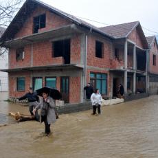HAOS U SJENICI: Poplavljeno 100 domaćinstava, Gorska služba na terenu