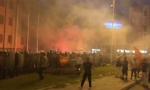HAOS U SKOPLjU: Šok bombe, kamenje i suzavac na protestu; Povređeno sedam policajaca, 25 uhapšenih (VIDEO)