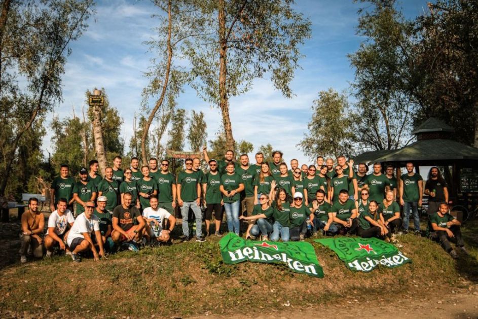 Запослени компаније HEINEKEN Србија очистили 600 метара приобаља Дунава и Црног Тимока (ФОТО)