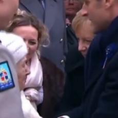 HIT! UDALA ANGELU ZA MAKRONA! Stogodišnja baka ubeđena da je Merkelova supruga predsednika Francuske! (VIDEO)