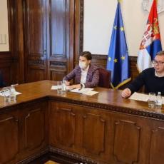 HITNA NABAVKA VAKCINE NA DNEVNOM REDU: Vučić na sastanku sa predstavnicima Instituta Torlak, Batut i RFZO (FOTO)