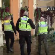 HITNA POMOĆ I POLICIJA NA KAPIJI ZADRUGE - Izveli su Filipa Cara napolje (VIDEO)