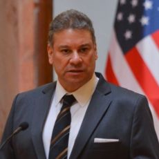 HLADAN TUŠ GABRIJELA ESKOBARA: Američki izaslanik poslao poruku po pitanju KiM koja se Srbiji nimalo neće svideti