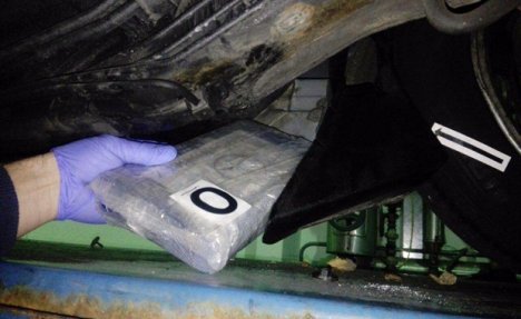 HORGOŠ: Kilogram kokaina švercovali iza blatobrana