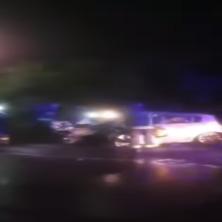 HOROR KOD KRALJEVA! U teškoj saobraćajnoj nesreći se zapalio automobil, u vatrenoj stihiji IZGOREO VOZAČ (VIDEO)