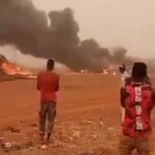 HOROR PRIZOR! Zapalio se vojni avion Antonov An-26! Ima li preživelih? Dramatični snimci, SVE GORI (VIDEO)