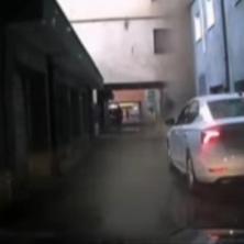HOROR SNIMAK IZ NOVOG SADA: Deo krova se tokom oluje sručio na ulicu! Umalo stradala deca (VIDEO)