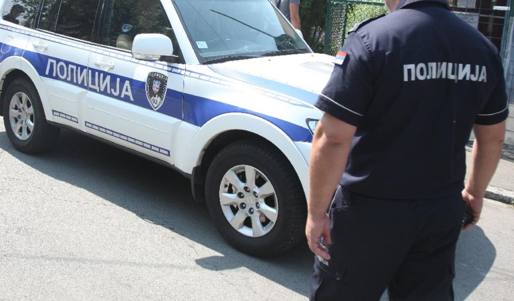 HOROR U ČAČKU: Mladić se polio benzinom i zapalio! Povređen policajac prilikom spasavanja