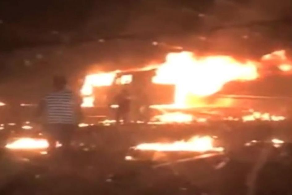 HOROR U MEKI: Posle stravične nesreće 35 vernika stradalo u zapaljenom autobusu (VIDEO)