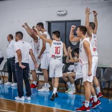 HOROR U UDINAMA: Pomahnitali Albanac NOŽEM napao mlade srpske košarkaše 