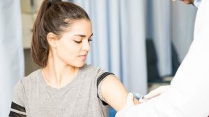 HPV vakcina povezana sa „dramatičnim“ opadanjem broja bolesti grlića materice