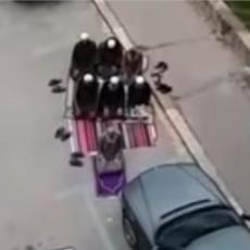 HRVATI ZATEČENI! Muslimani u Splitu KLANJALI na parkingu, narod pomislio da se radi o skrivenoj kameri (VIDEO)