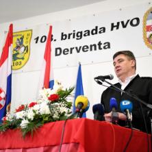 HRVATSKA ĆE BRANITI DEJTONSKI SPORAZUM Milanović u Republici Srpskoj odlikovao 103. brigadu Hrvatskog veća odbrane Derventa 