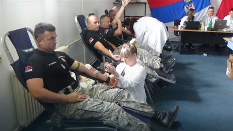 HUMANI POLICAJCI Žandarm krv dao čak 86 PUTA, a inspektor iz Niša 77