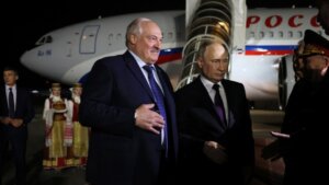 „Hajde da pričamo o drugoj fazi vežbi sa nestrateškim nuklearnim oružjem“: Putin stigao u Belorusiju (VIDEO)