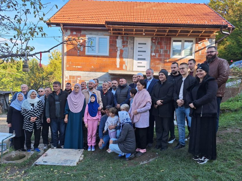 Hajrat uselio 139. porodicu u novi dom
