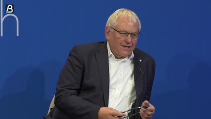 Haker: Dvostruka igra Vučića i SNS se polako bliži kraju