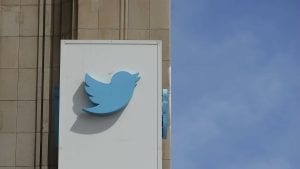 Hakovan nalog direktora Tvitera, objavljuju se rasističke i vulgarne poruke