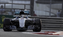 Hamilton: Mercedes mora da se popravi ako želi da pobedi Ferari u Kini