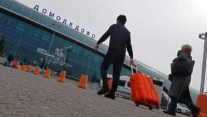 Haos na aerodromima u Rusiji, hiljade putnika zaglavljeno (VIDEO)