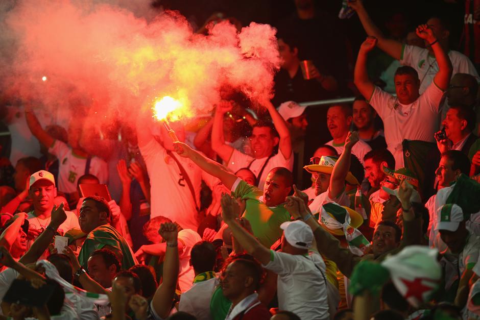 Haos na stadionu u Alžiru, više od 60 povređenih VIDEO