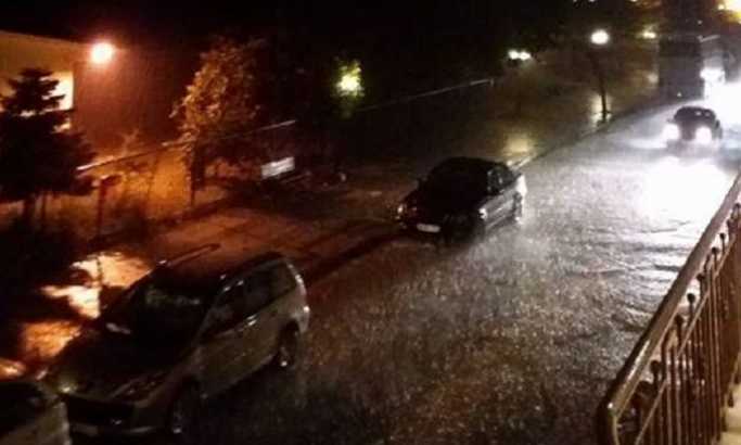 Haos u Grčkoj: Jaka kiša, poplave, 15 stepeni