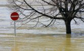 Haos u Zagrebu: Voda tekla satima i izdigla asfalt; obustavljen saobraćaj; Kao da je pala bomba VIDEO