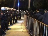 Lopove, ne damo ti svetinje: Nakon hapšenja probijena policijska blokada, krenuli ka Pogdorici VIDEO