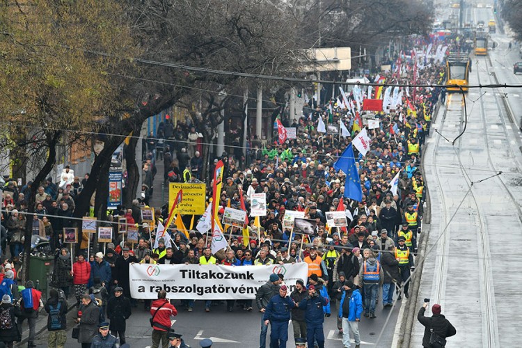 Hiljade Mađara protiv dopuna Zakona o radu