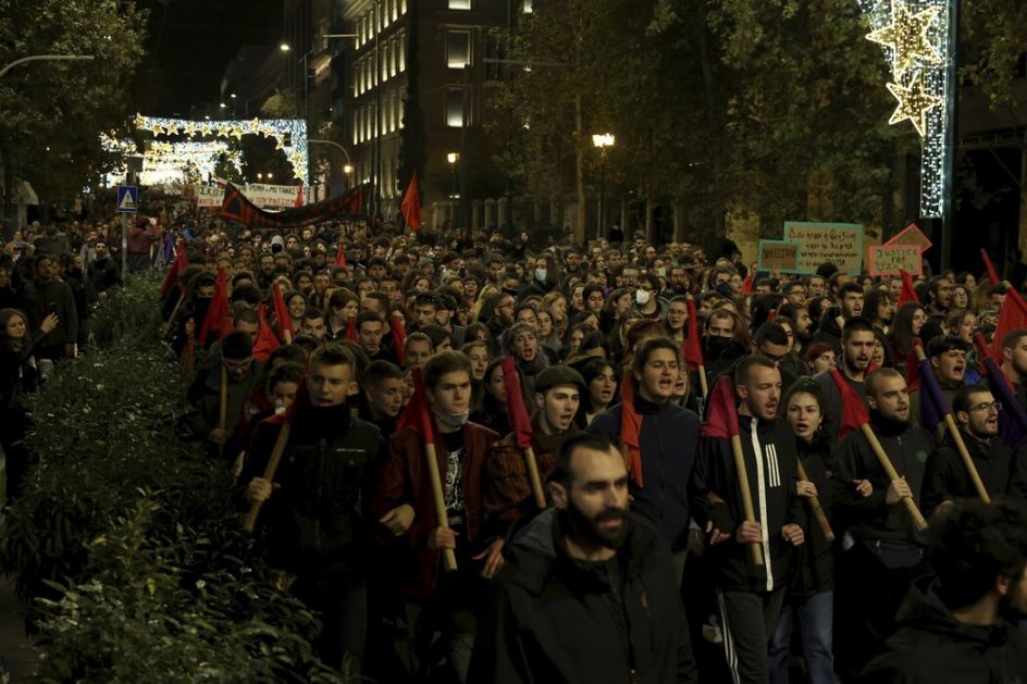 Hiljade demonstranata marširalo u Atini i Solunu zbog smrti romskog tinejdžera