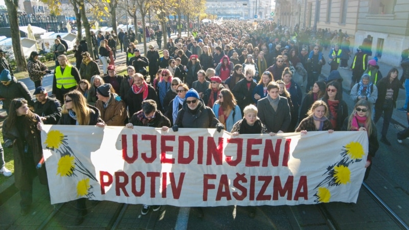 Hiljade ljudi na antifašističkom maršu u Zagrebu