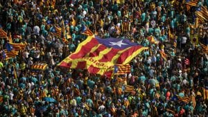 Stotine hiljada ljudi na protestu u Barseloni zahtevale nezavisnost Katalonije