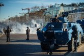 Hiljade ljudi na ulicama, sukobi, oklopna vozila – Srbin iz Francuske za B92.net: Policija je nemilosrdna
