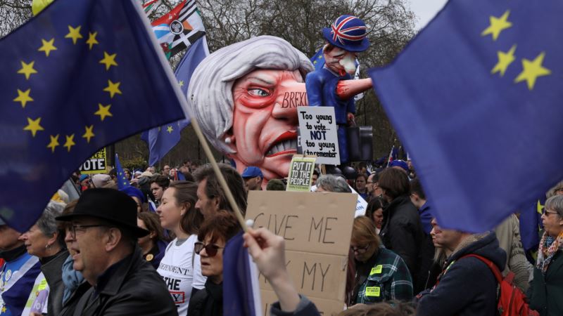 Hiljade ljudi u Londonu na protestu protiv Brexita