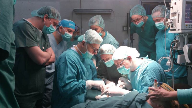 Hirurzi u BiH rade izvanredno, uprkos manjku podrške
