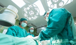 Hirurzi u Indiji uklonili tumor na mozgu težak skoro dva kilograma