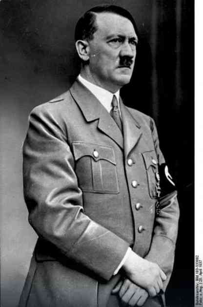 Hitler je doživeo orgazam dok je gledao kako Austrijanci ubijaju Francuze