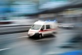 Hitna: Na Novom Beogradu teže povređen muškarac