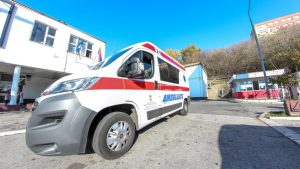 Hitna pomoć: Muškarac uboden nožem na Ibarskoj magistrali, žena skočila s nadvožnjaka u Rakovici