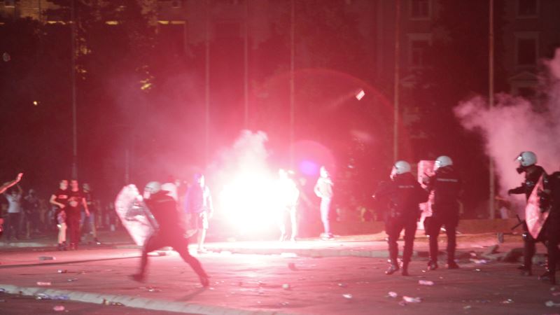 Hitna pomoć zbrinula 19 ljudi tokom demonstracija u Beogradu