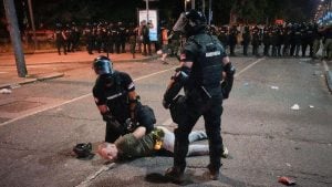 Hitno okupljanje ispred Osnovnog suda u Nišu: Građani pozvali na protest zbog hapšenja niškog studenta danas u Beogradu