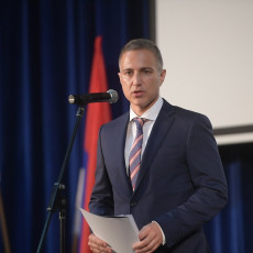 Hoćemo da ljudi vide da njihova deca imaju budućnost ovde Ministar Stefanović na obeležavanju Dana opštine Drvar