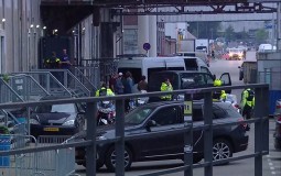 
					Holandska policija: Hapšenje osumnjičenog znači kraj pretnje u Roterdamu 
					
									