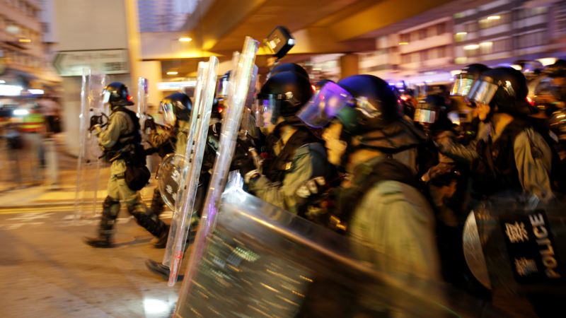 Hong Kong: Policija koristila suzavac u razbijanju protesta
